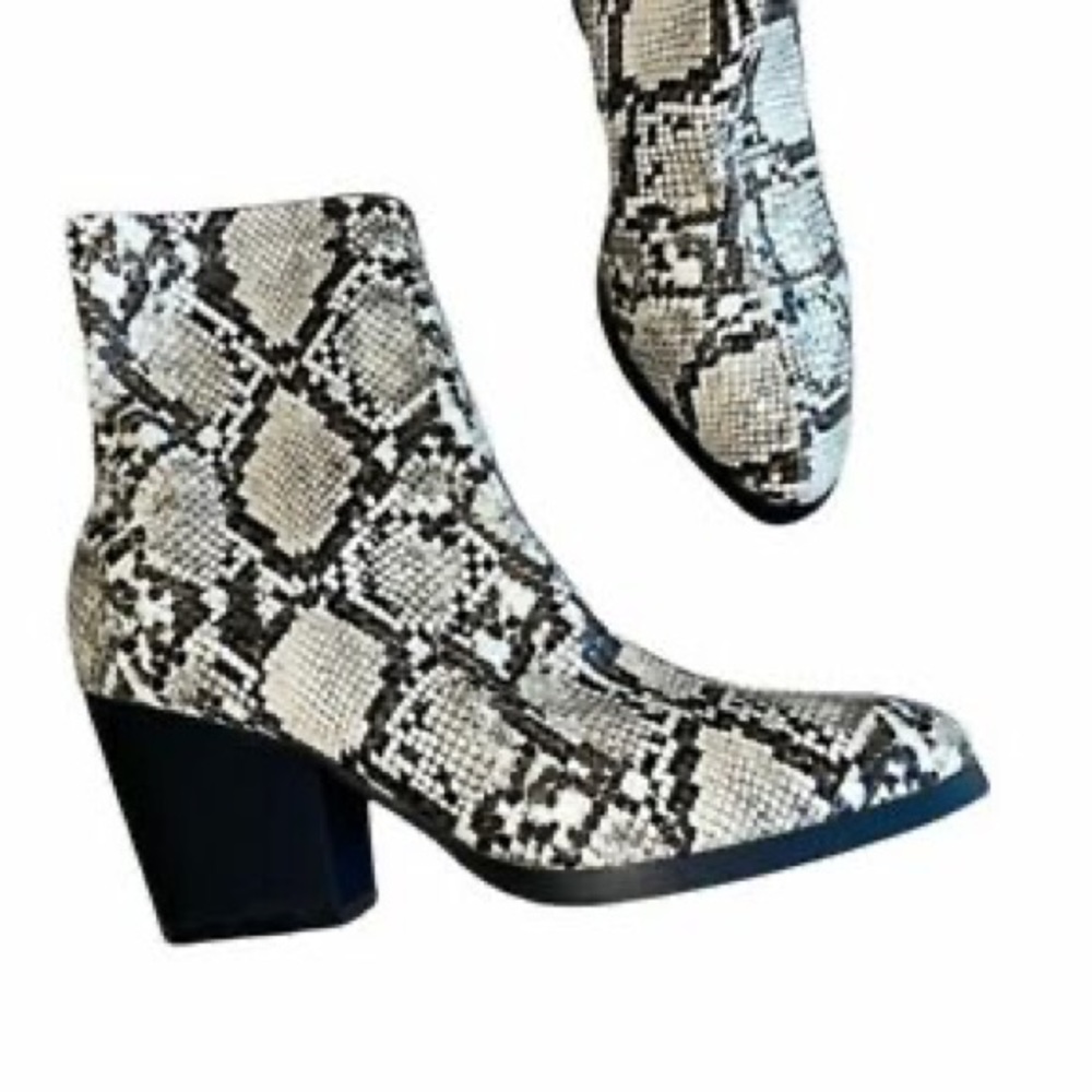 New French Connection Snakeskin Bootie Size 8